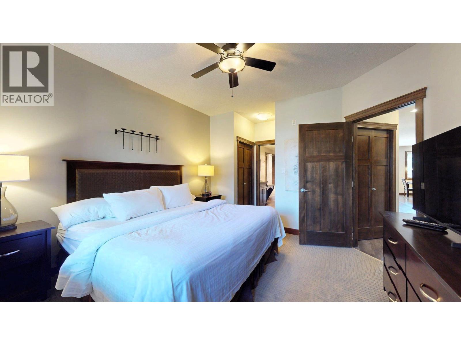 #713 E 700 BIGHORN Boulevard - 32