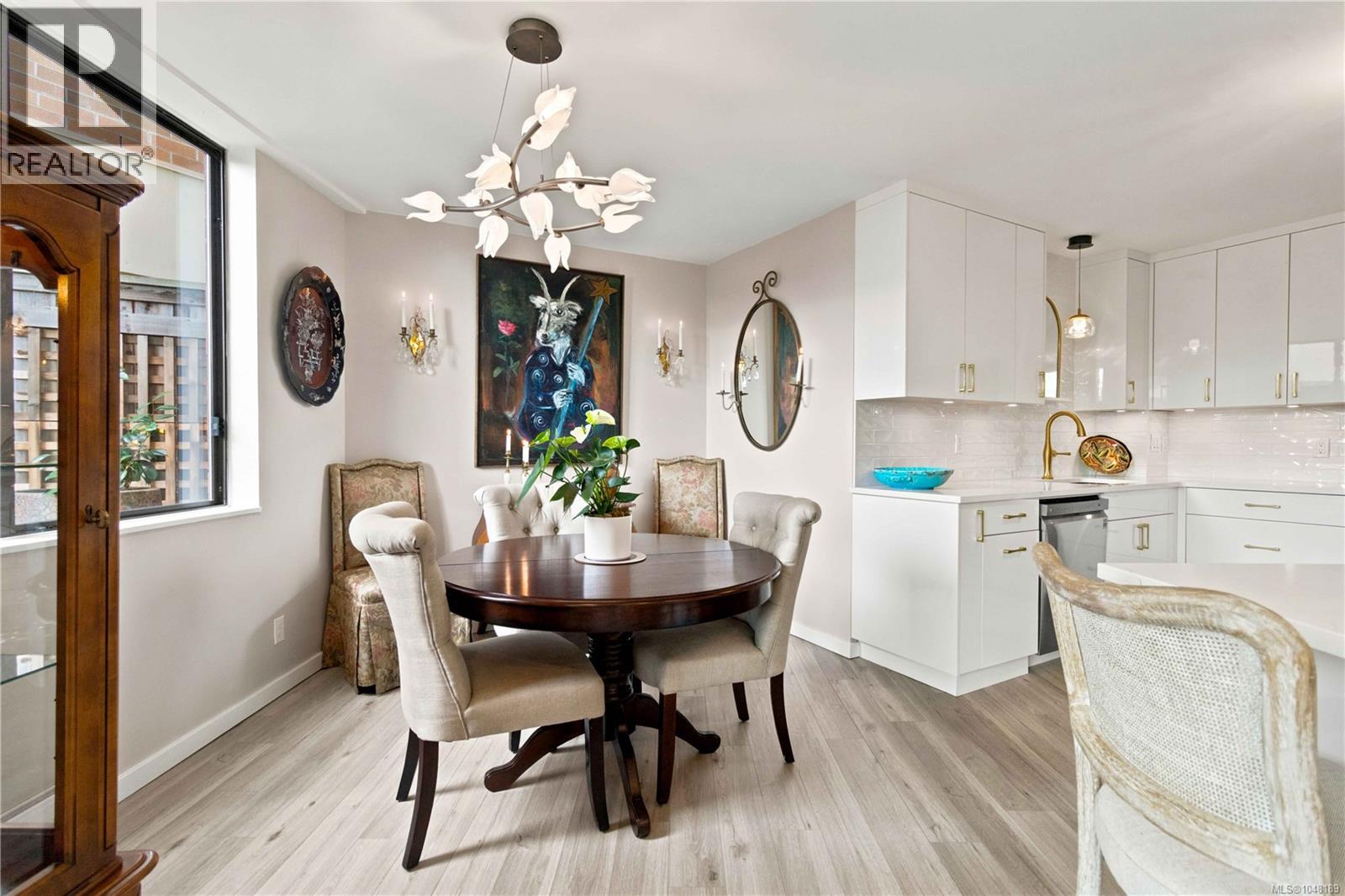 #107 225 Belleville St - 53