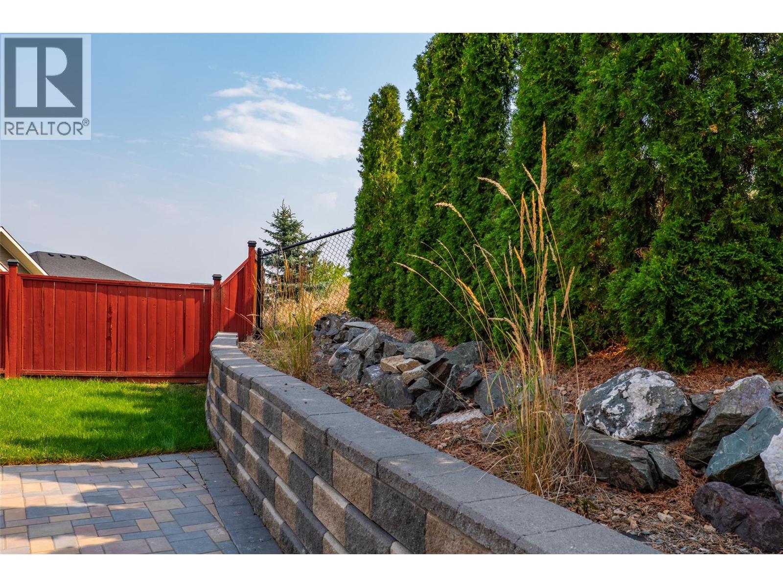 #27 460 AZURE Place - Image 32