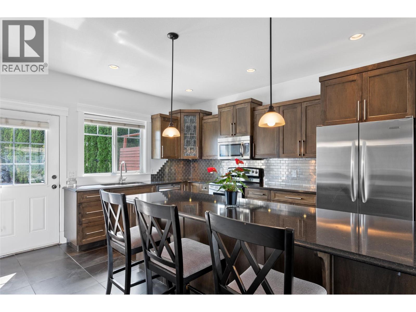 #27 460 AZURE Place - 8
