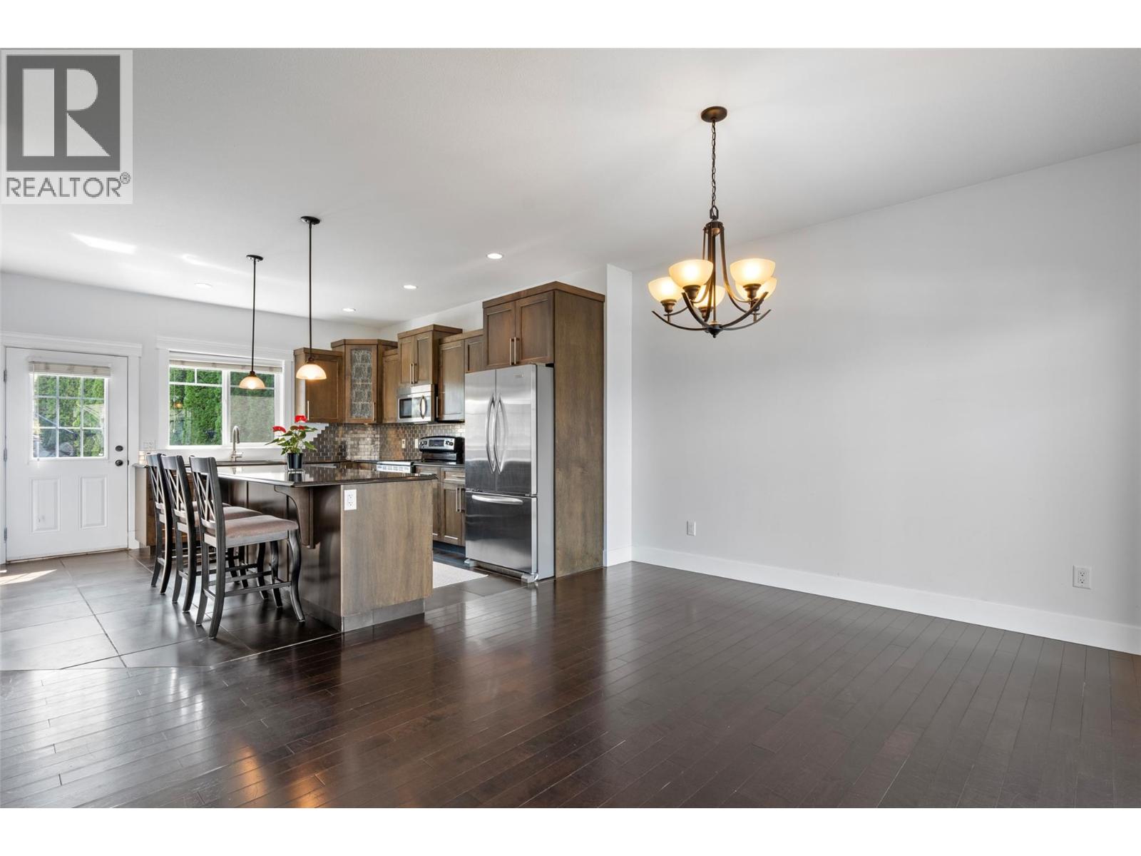 #27 460 AZURE Place - Image 6
