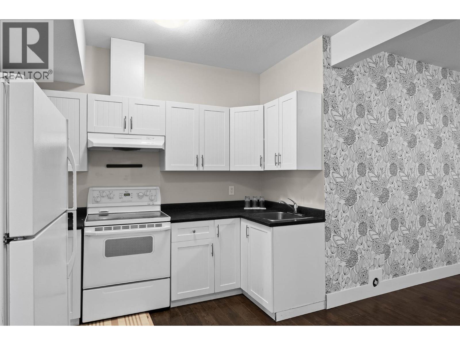 #27 460 AZURE Place - Image 40