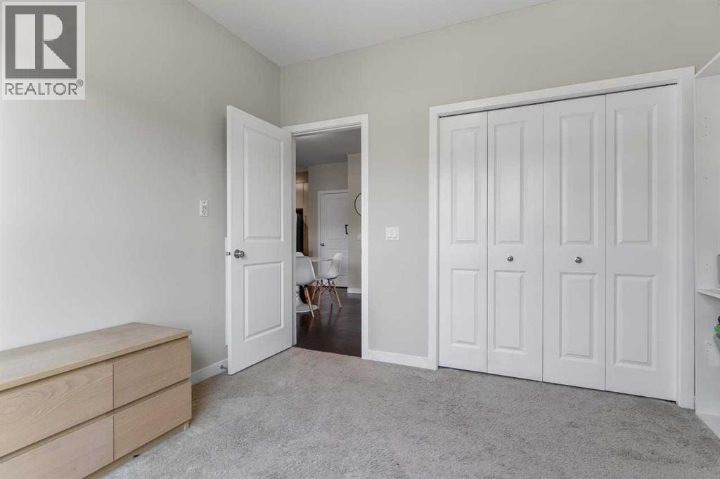 #4201 5305 32 Avenue SW - 18