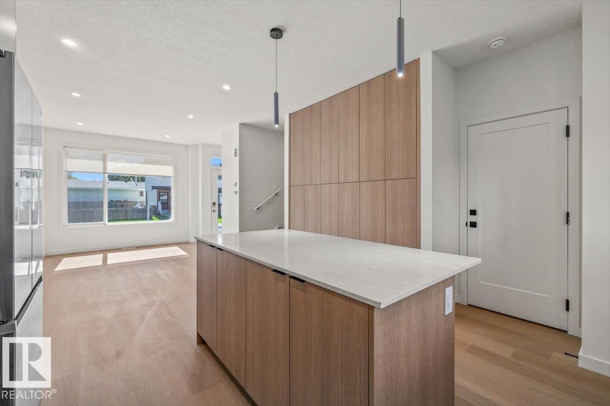 15020 90 Av NW photo 3 — MLS® E4506359
