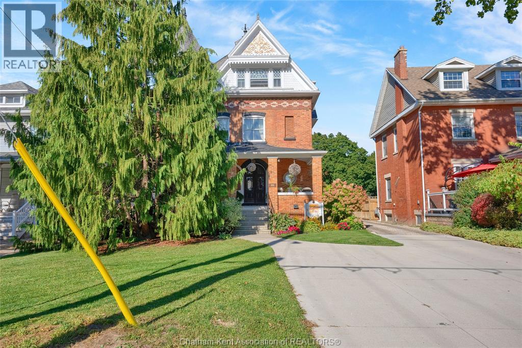 325 Wellington Street West, Chatham, Ontario, N7M1K2, Chatham, Ontario — photo 2 of 5