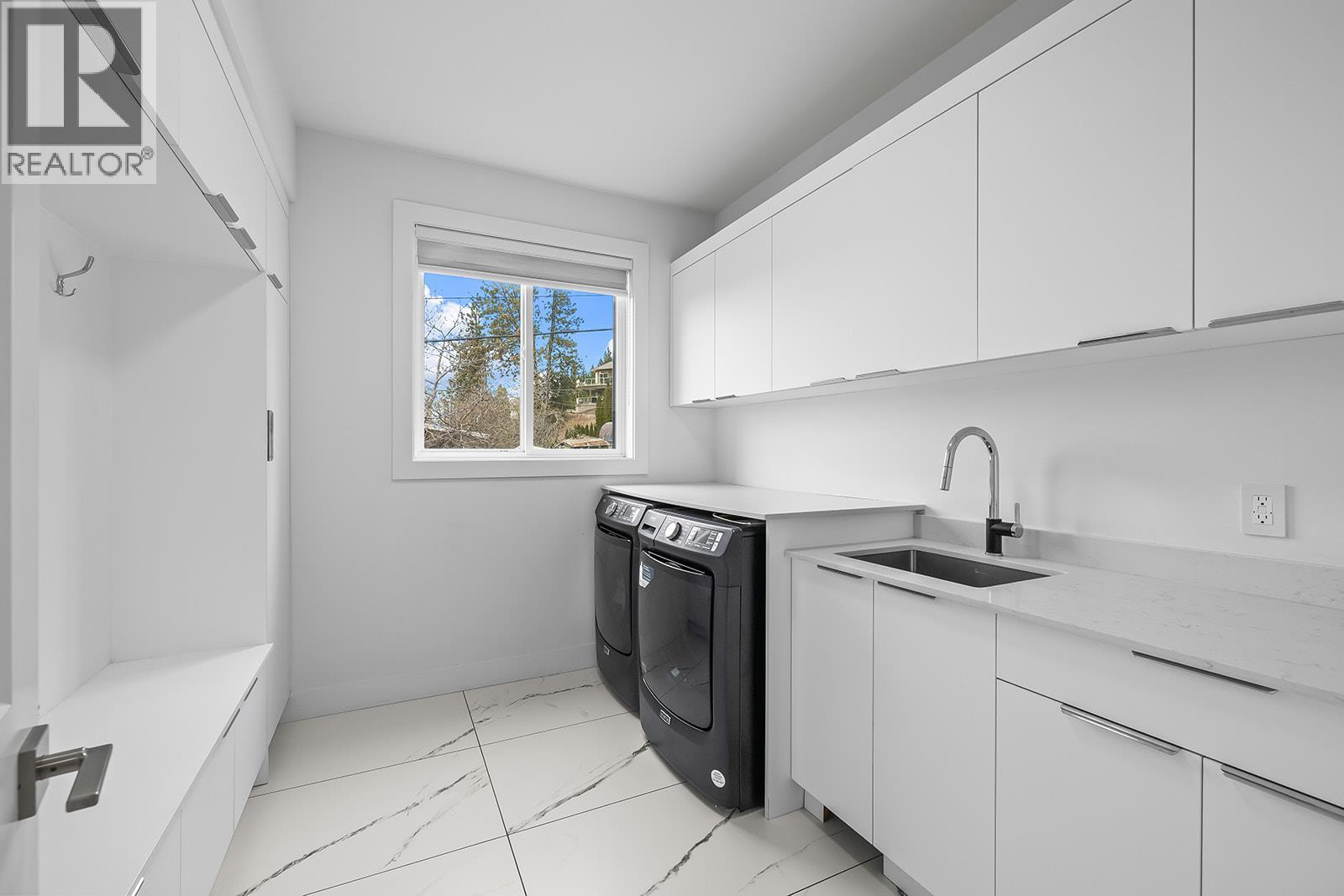  1047 Oak Barrel Place, West Kelowna
