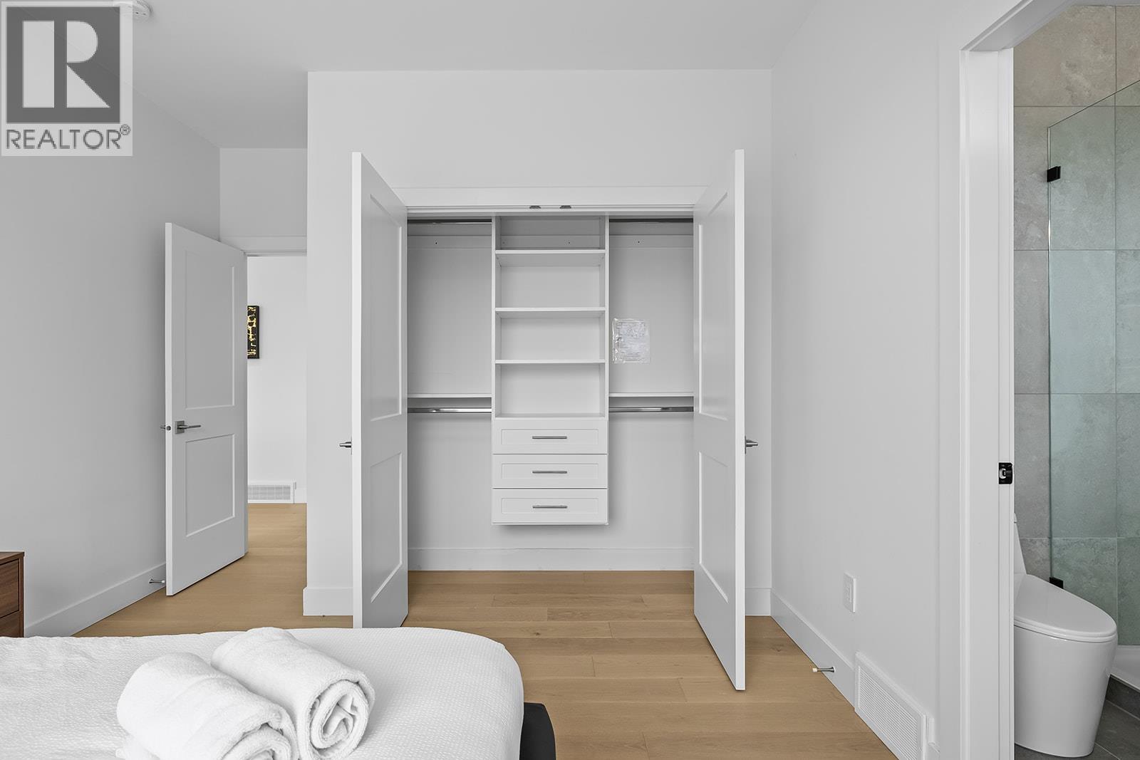 1047 Oak Barrel Place - 24