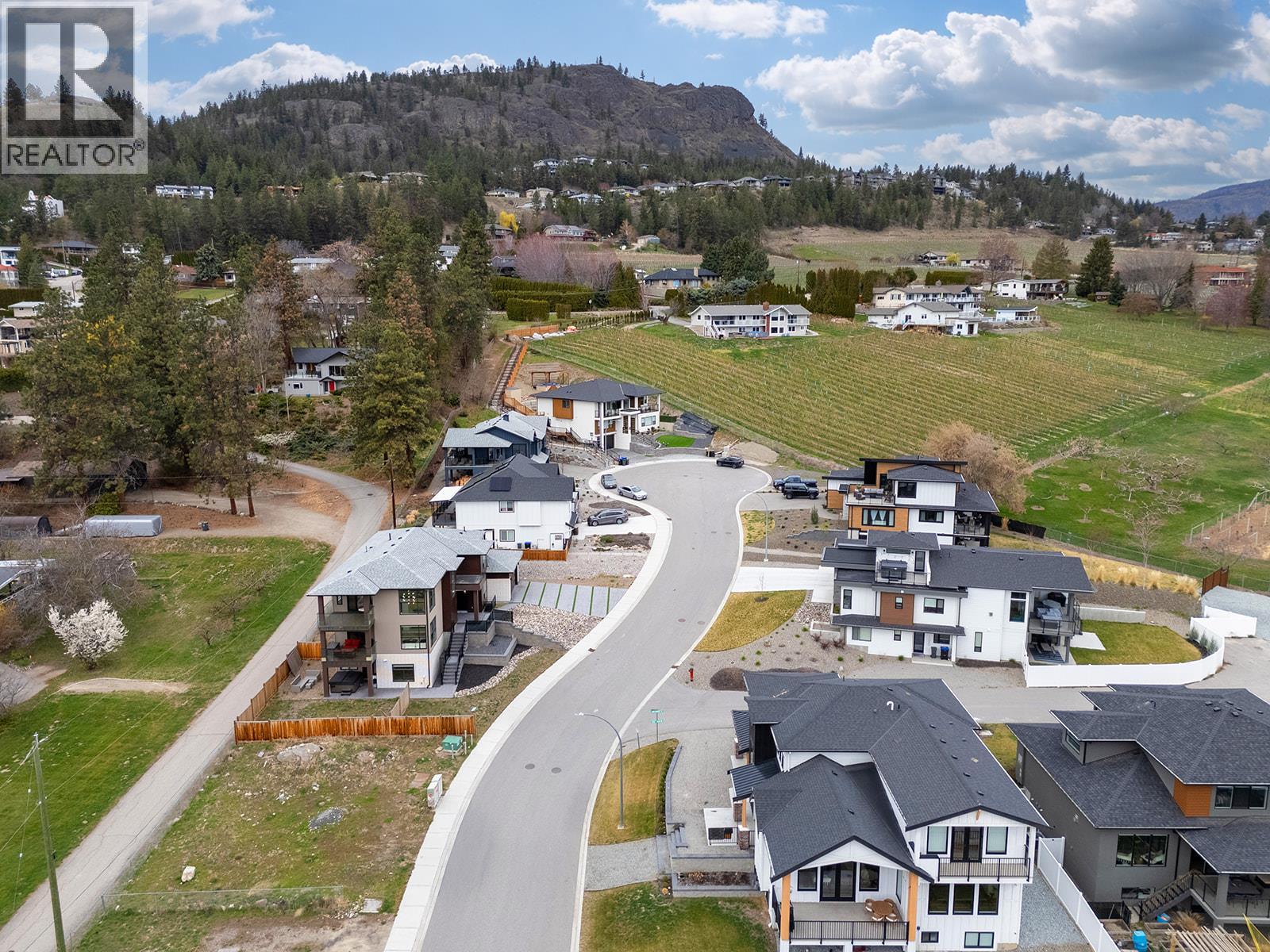  1047 Oak Barrel Place, West Kelowna