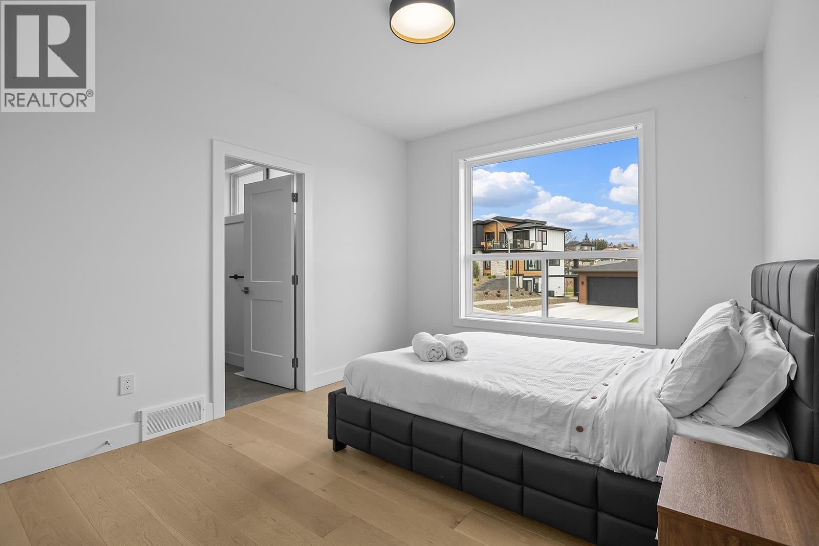  1047 Oak Barrel Place, West Kelowna