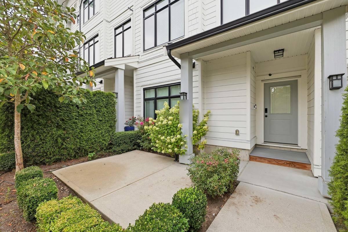 17557 100 Avenue, Surrey, British Columbia, V4N6V5, Surrey, British Columbia — photo 2 of 5
