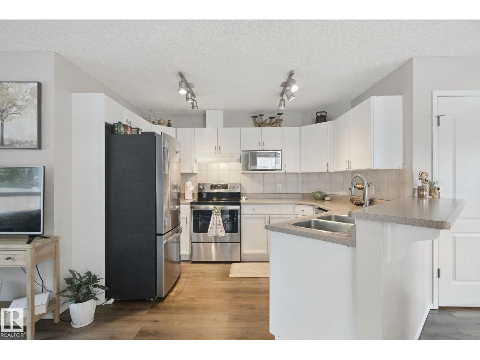 15618 141 ST NW - 14