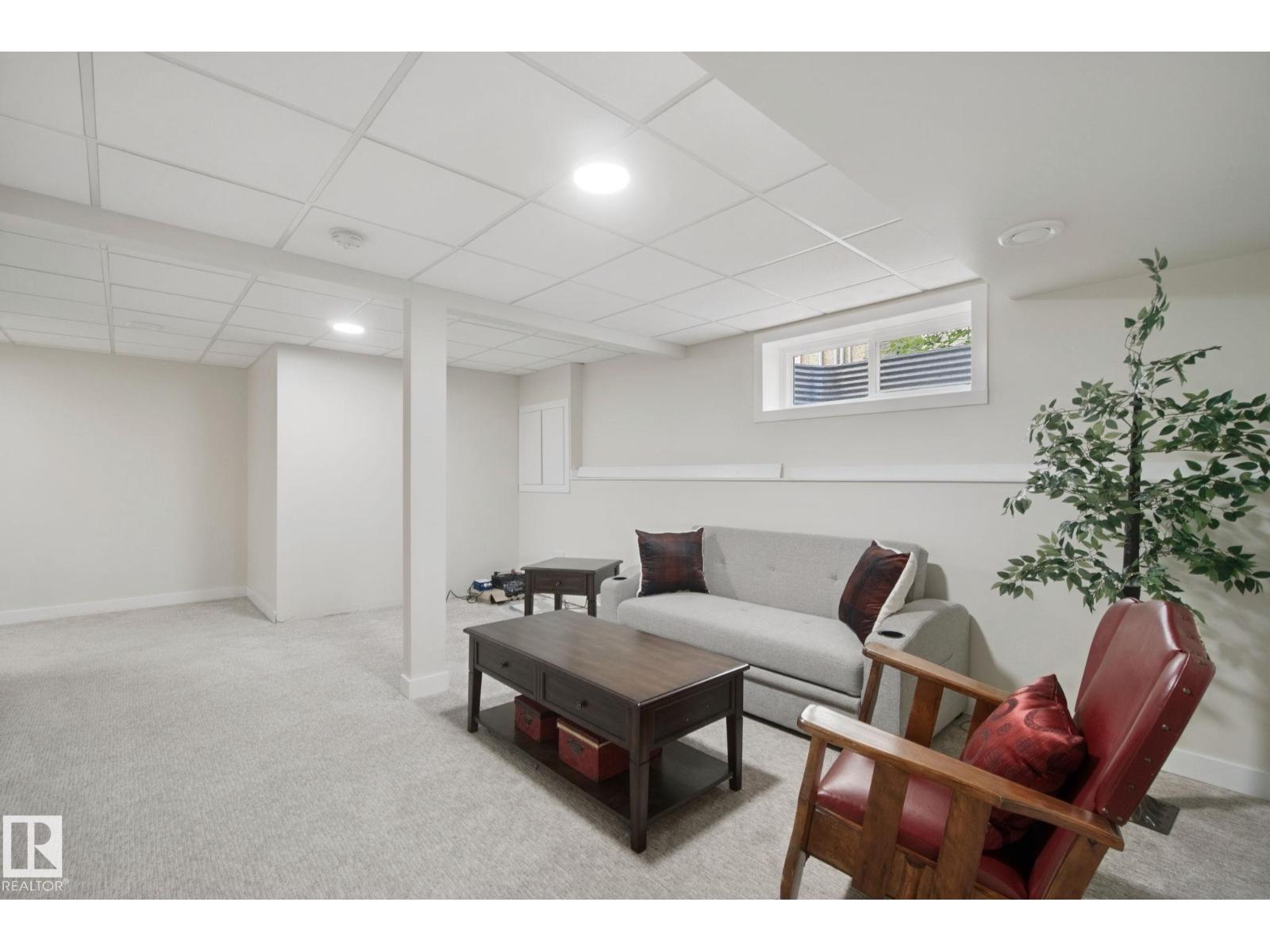 15618 141 ST NW - 40