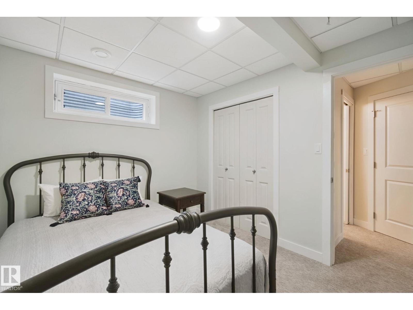 15618 141 ST NW - 44
