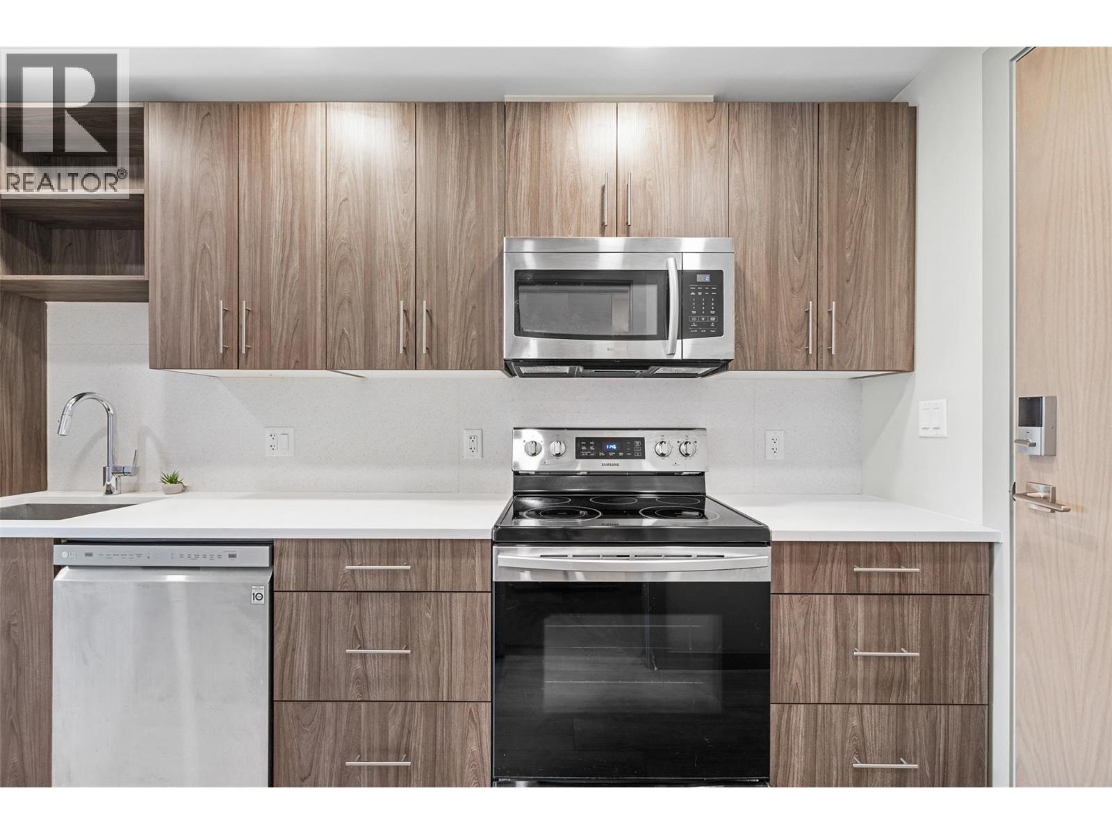 345 DOUGALL Road N Unit# PH6 photo 3