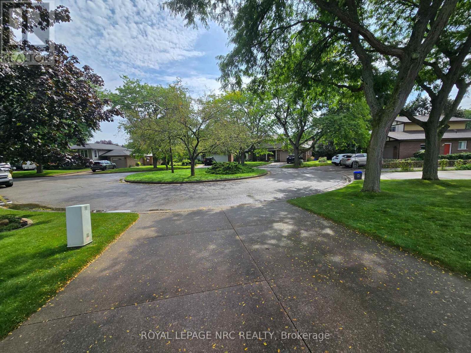 18 DEANNA CRESCENT - 2