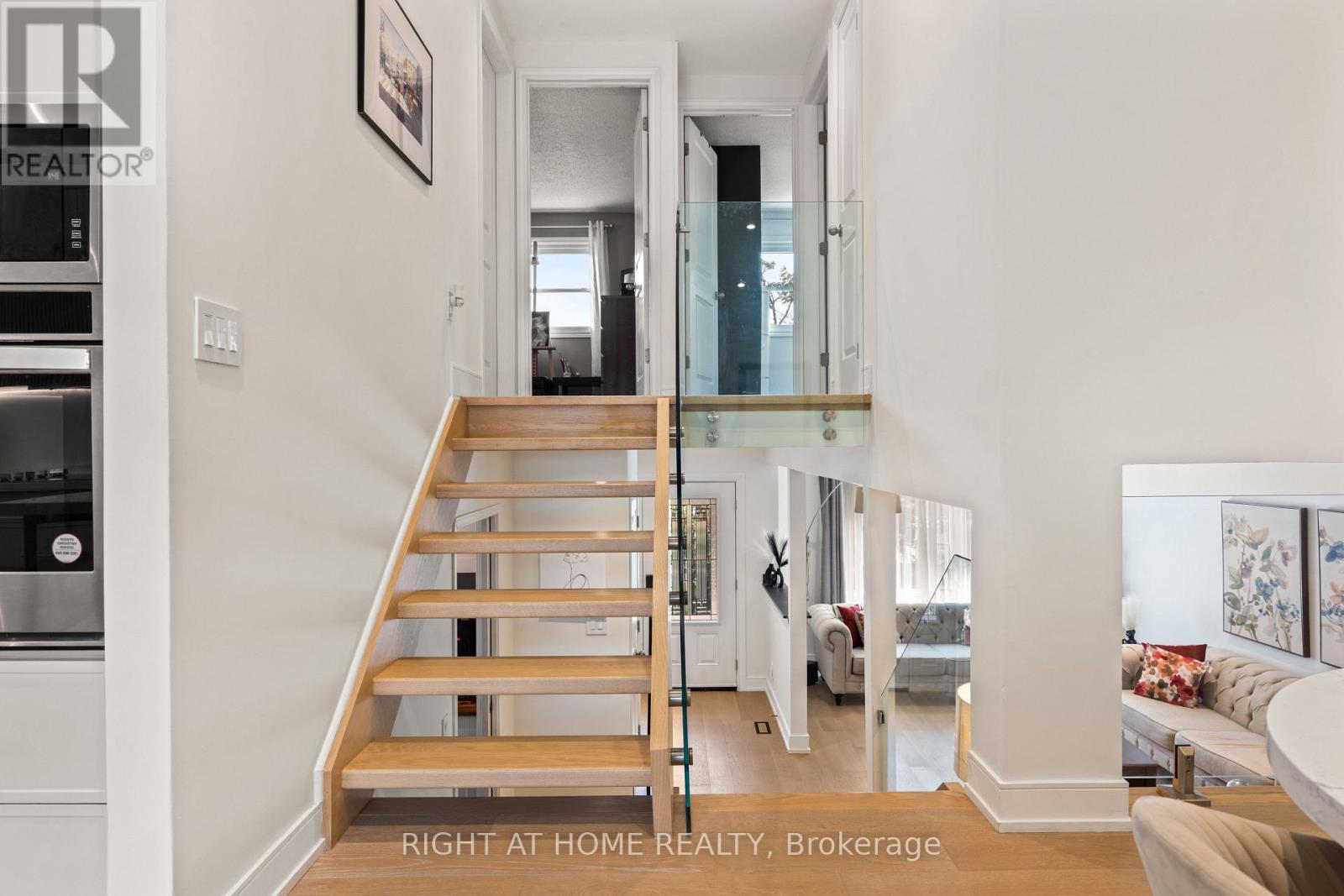 262 YORKSHIRE DRIVE - Image 16