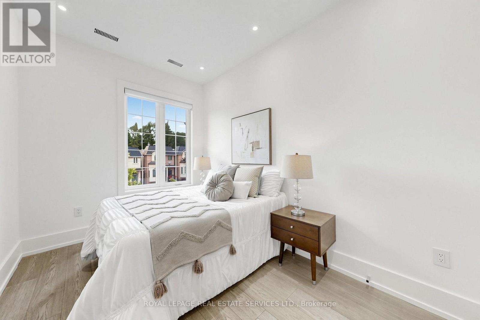 383 MELROSE AVENUE - Image 28