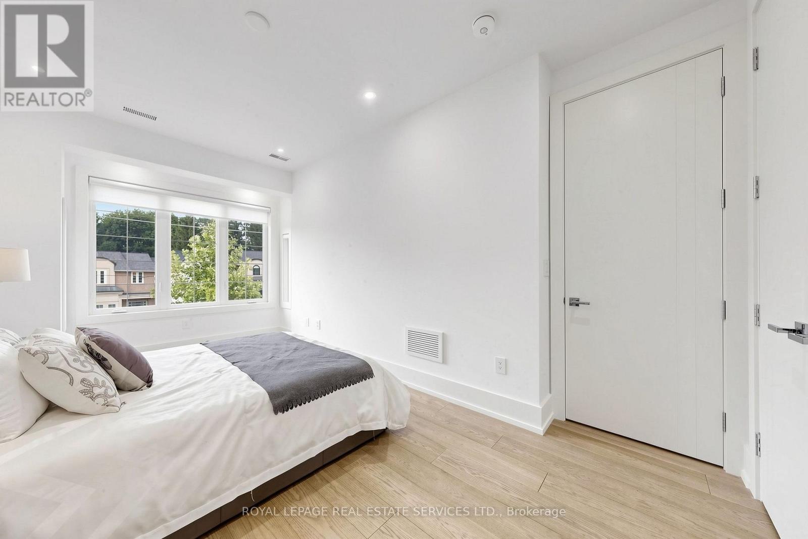 383 MELROSE AVENUE - Image 25