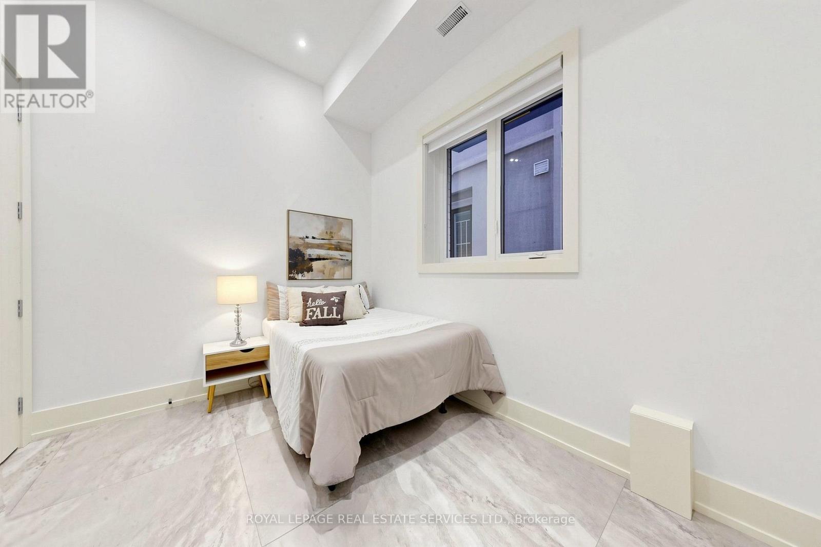 383 MELROSE AVENUE - Image 33