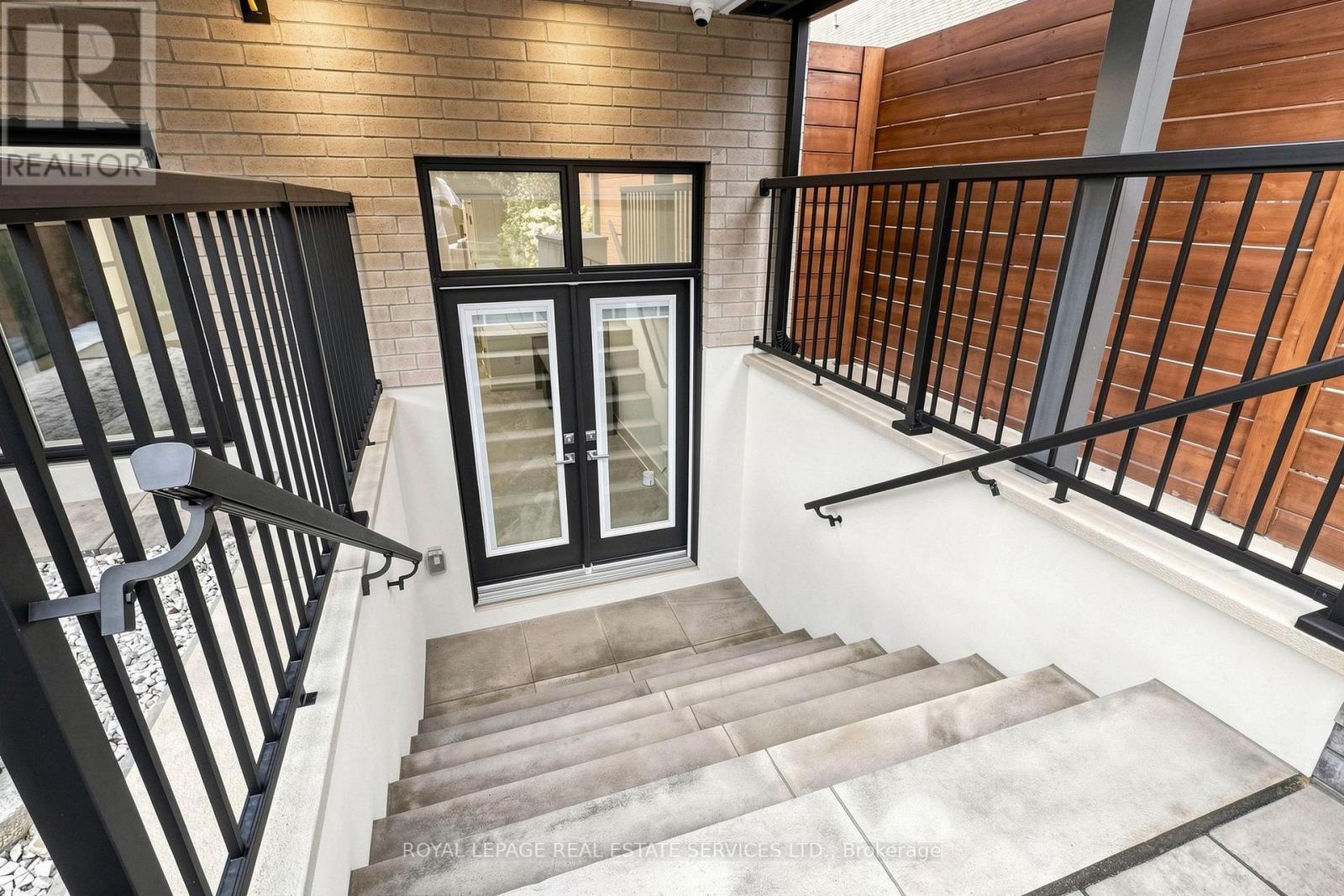 383 MELROSE AVENUE - Image 40