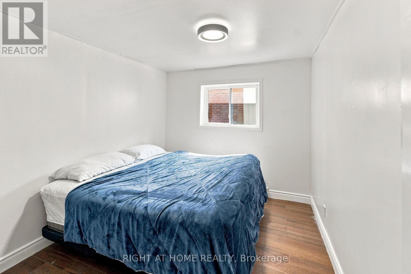 17 LAIDLAW ST STREET S - 11
