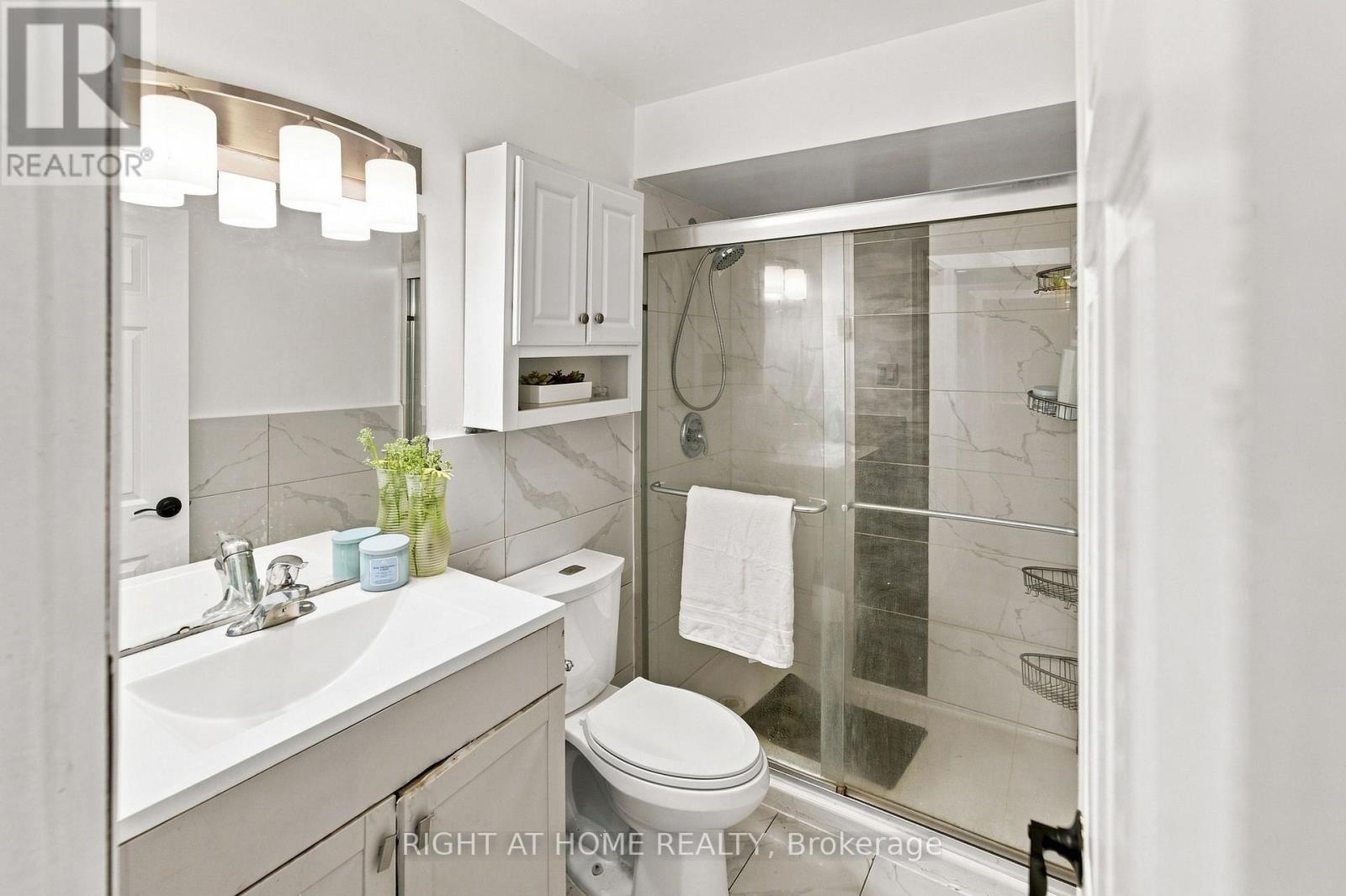 17 LAIDLAW ST STREET S - 13