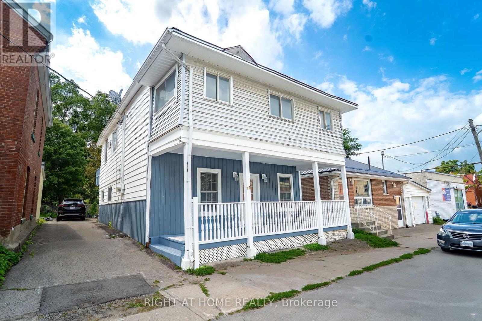 17 LAIDLAW ST STREET S - 2