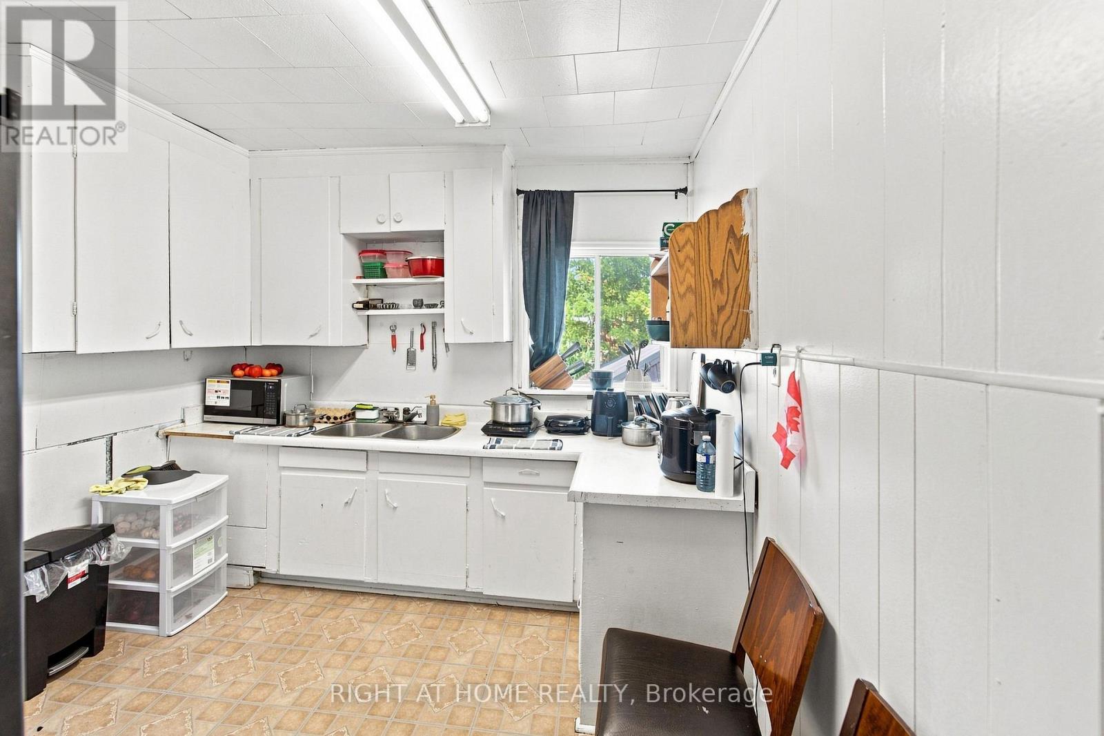 17 LAIDLAW ST STREET S - Image 22