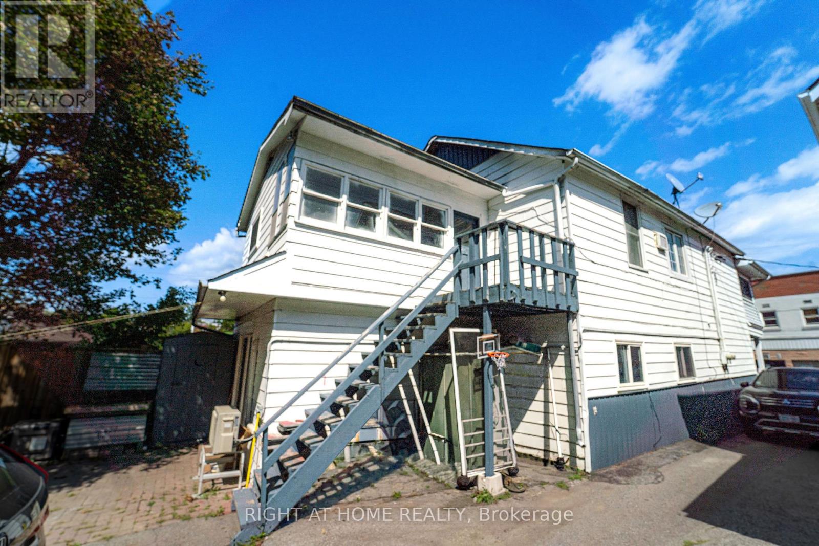 17 LAIDLAW ST STREET S - Image 32