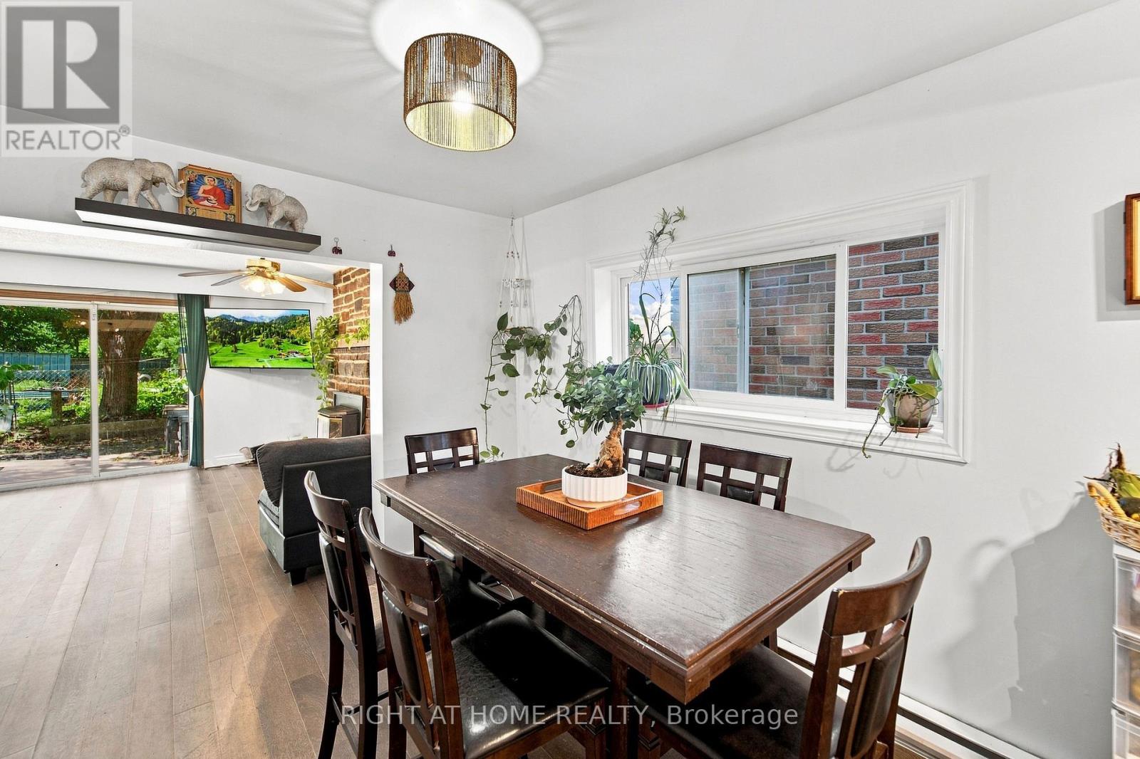 17 LAIDLAW ST STREET S - Image 8