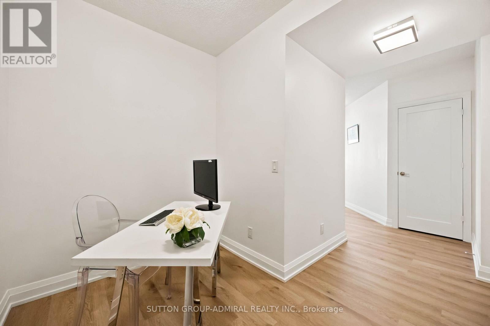 #2825 5 SHEPPARD AVENUE E - 27