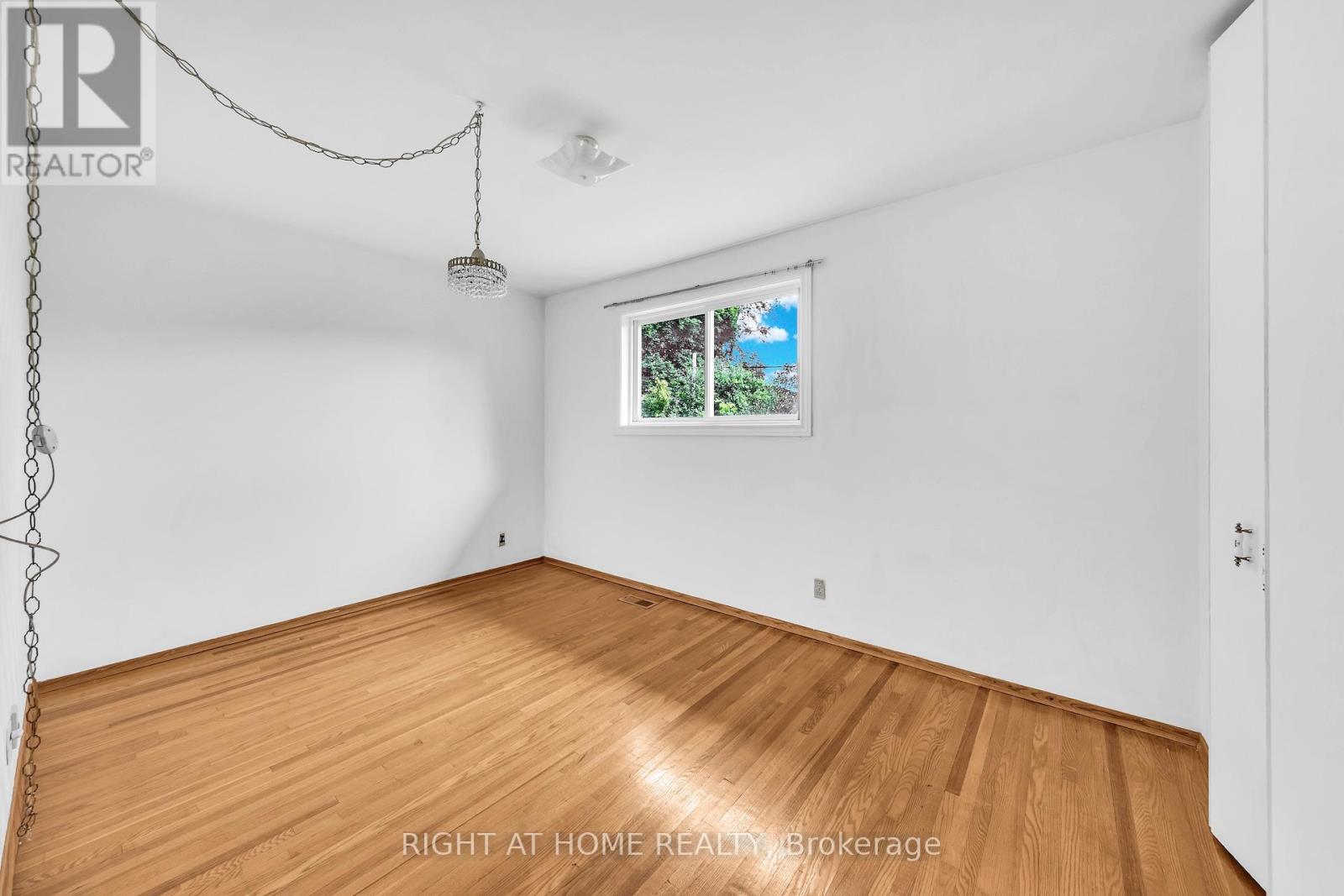 5 CLAREVILLE CRESCENT - 17