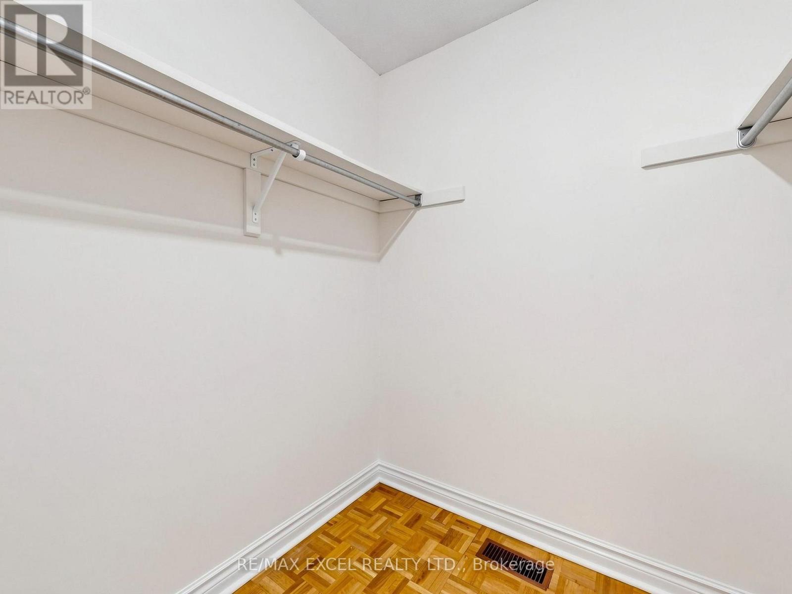 3 LOVEKIN GROVE - 25