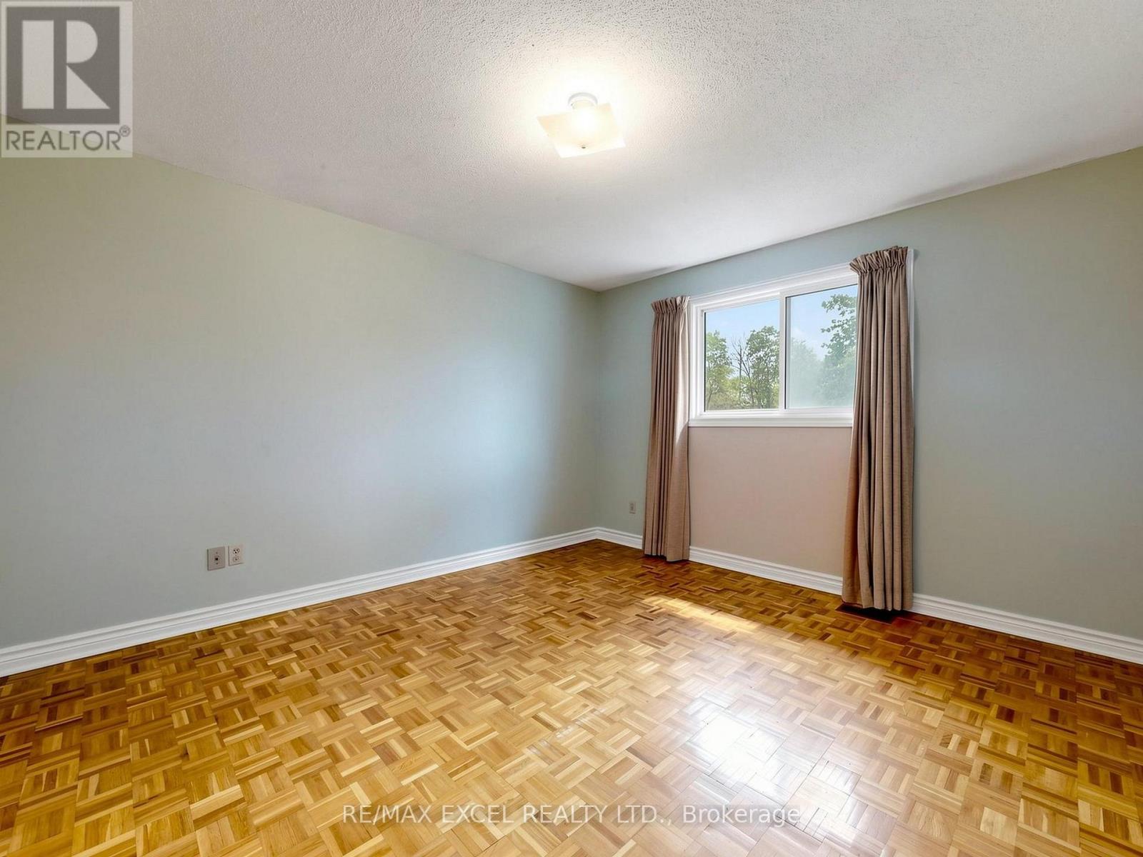 3 LOVEKIN GROVE - 28