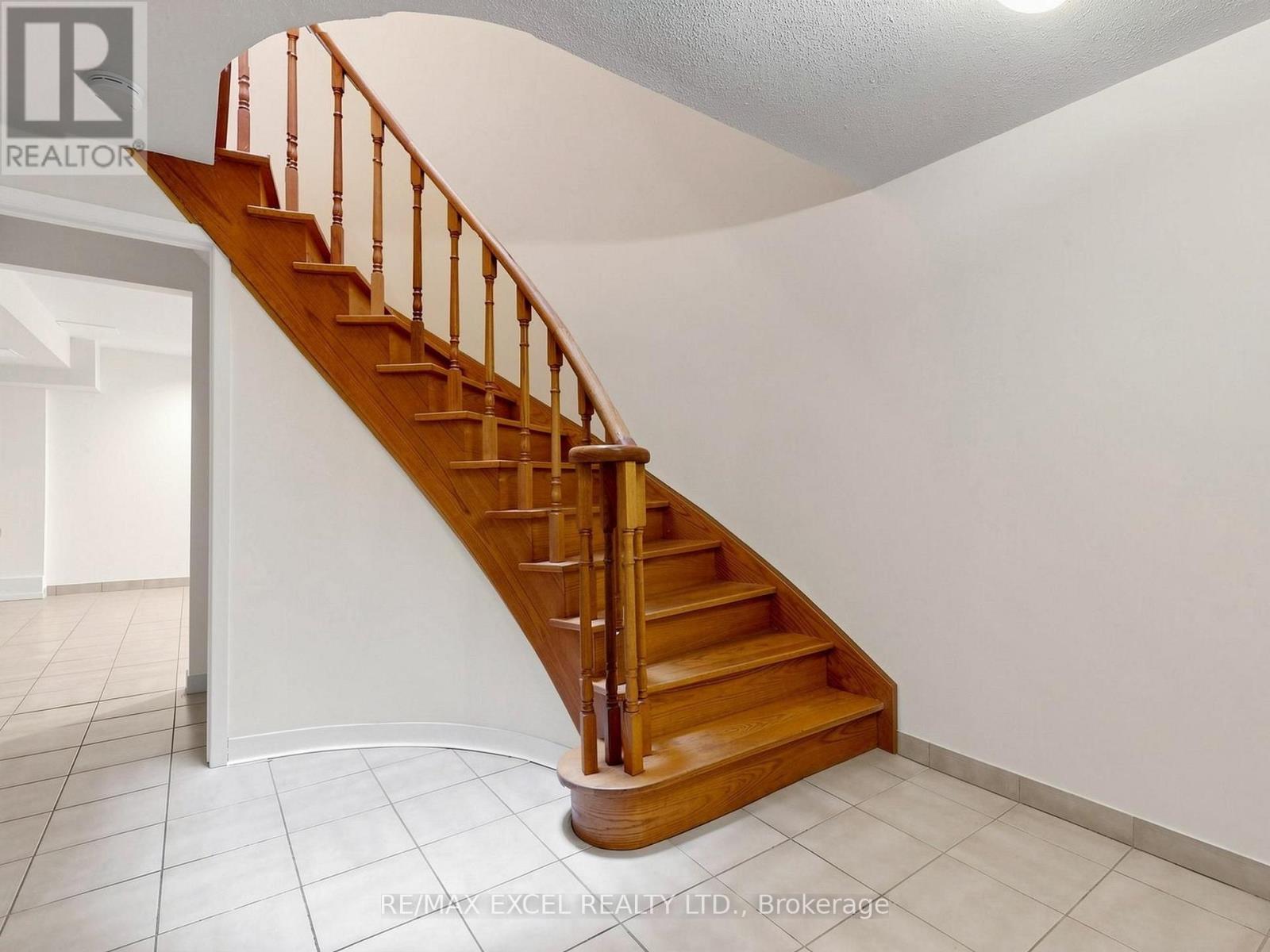 3 LOVEKIN GROVE - Image 36