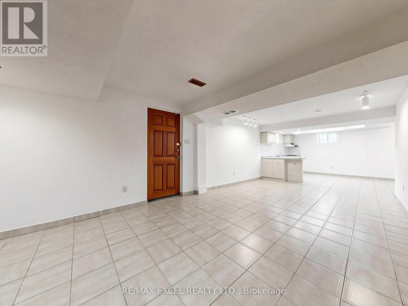 3 LOVEKIN GROVE - Image 37