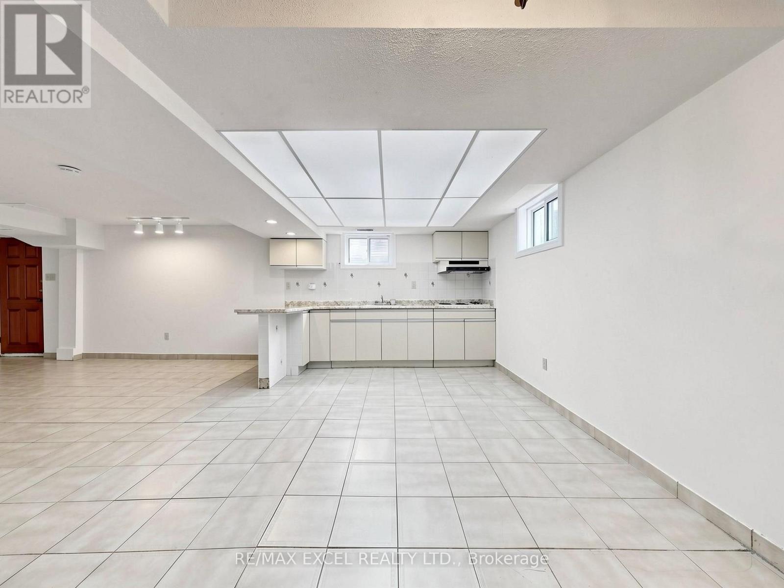 3 LOVEKIN GROVE - Image 44