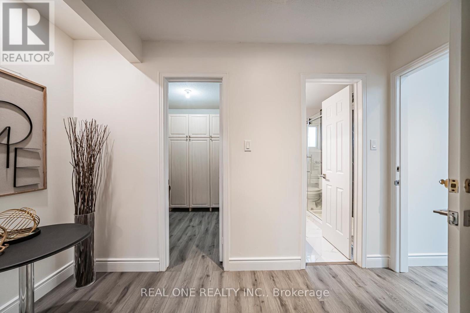 133 RISEBROUGH CIRCUIT - 23
