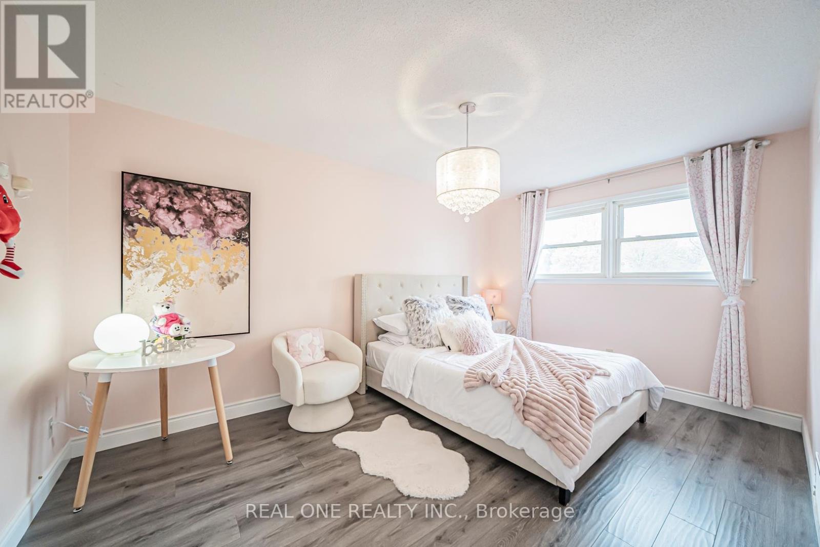 133 RISEBROUGH CIRCUIT - 29
