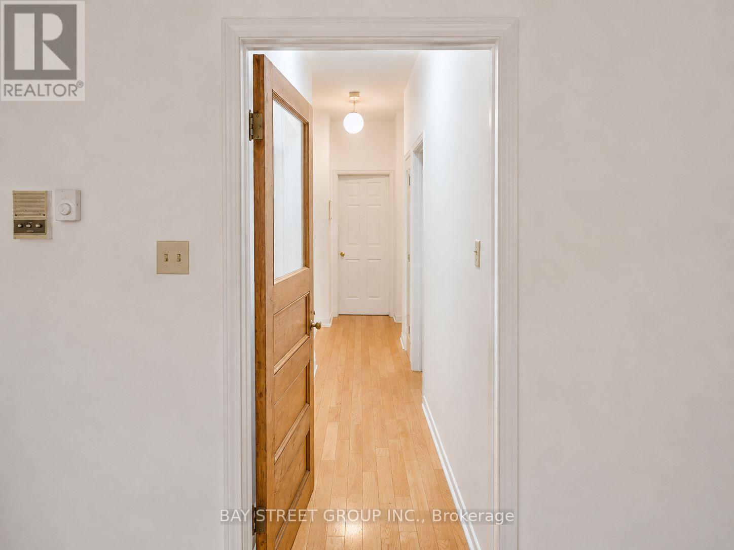 586 Huron Street, Toronto (Annex), Ontario, M5R2R7, Toronto (Annex), Ontario — photo 4 of 5