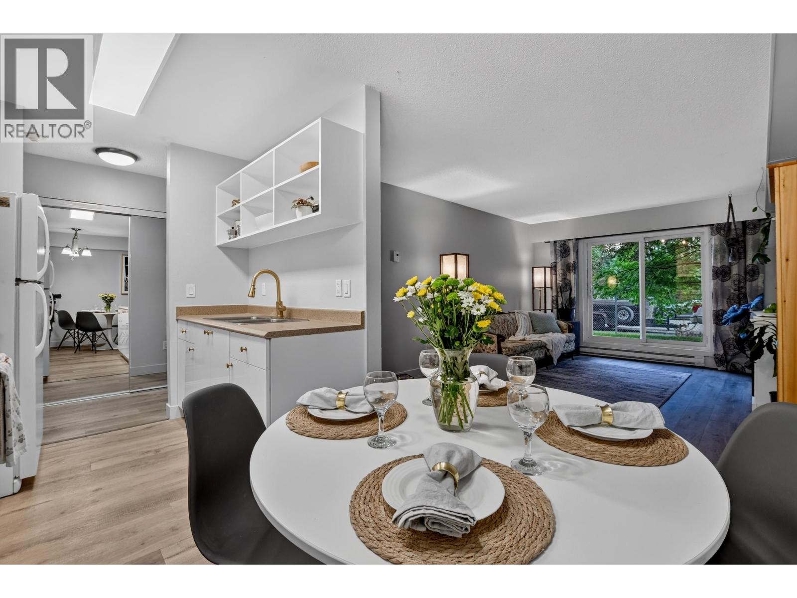 Photo 11 of 27 — 103 2217 REGENTS CRESCENT · Prince George, BC