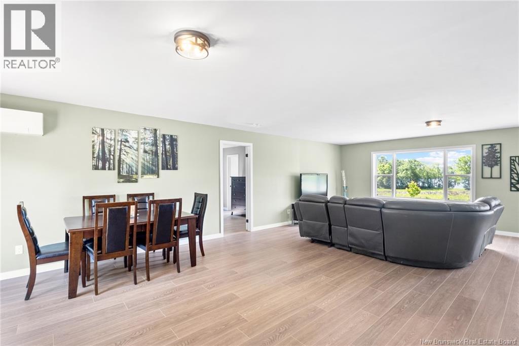 12 Mott Road - Image 18