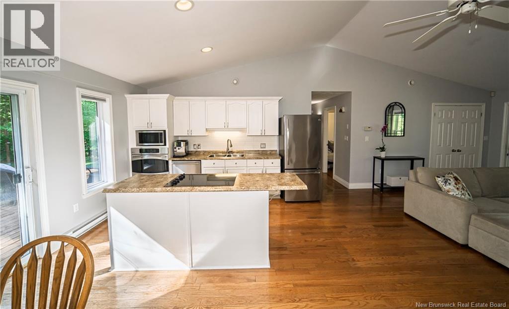 122 Fawn Crescent, Hanwell, New Brunswick, E3E1B5, Hanwell, New Brunswick — photo 3 of 5