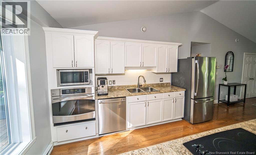 122 Fawn Crescent, Hanwell, New Brunswick, E3E1B5, Hanwell, New Brunswick — photo 4 of 5
