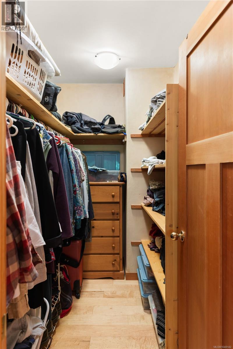 7708 West Coast Rd - Image 33