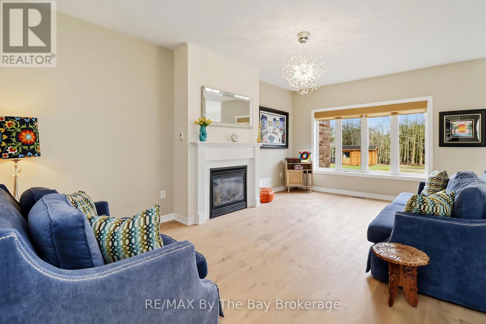 10 Basswood Drive, Wasaga Beach, Ontario, L9Z0A9, Wasaga Beach, Ontario — photo 4 of 5