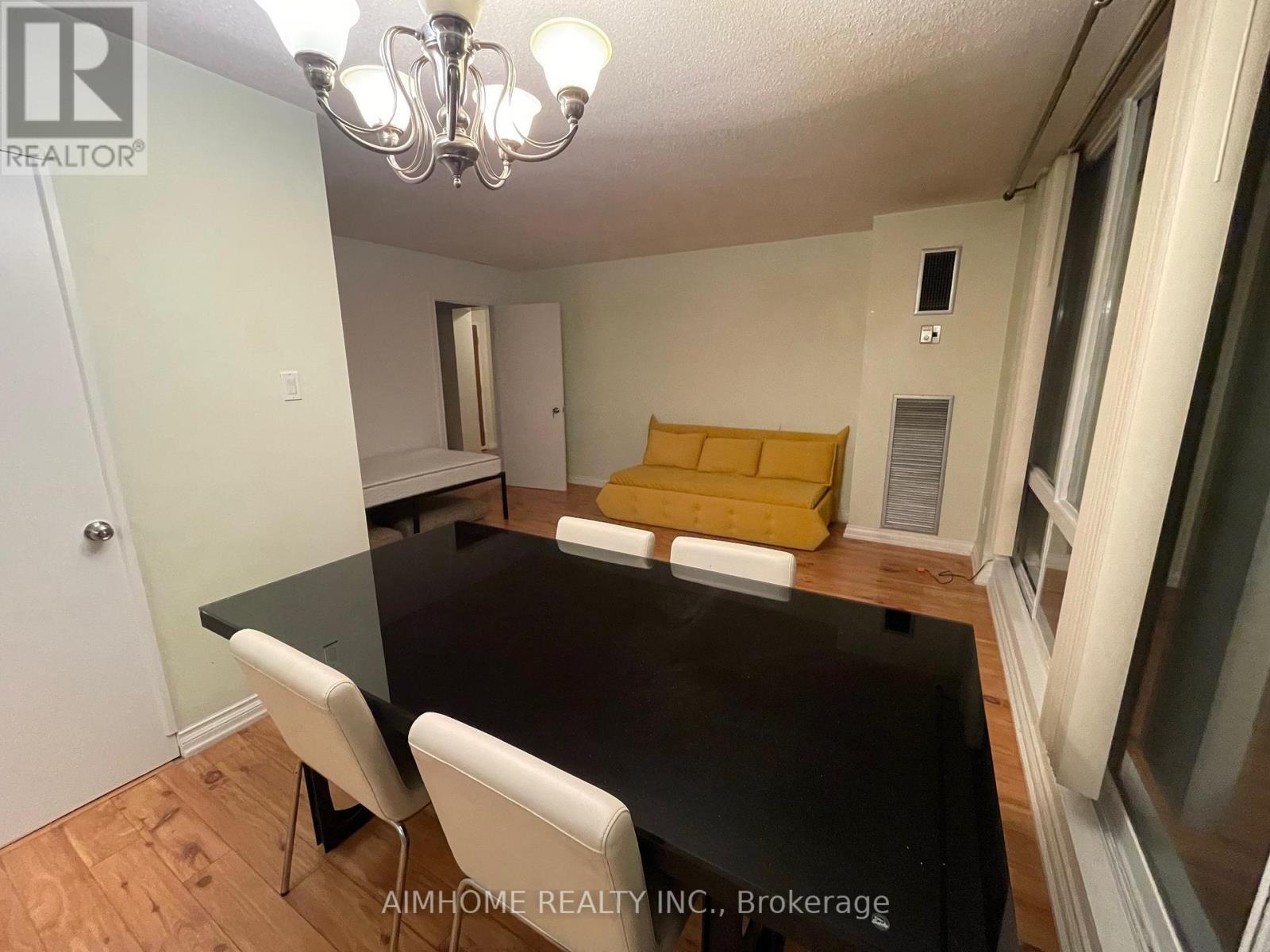 #812 177 Linus Road, Toronto (Don Valley Village), Ontario, M2J4S5, Toronto (Don Valley Village), Ontario — photo 3 of 5