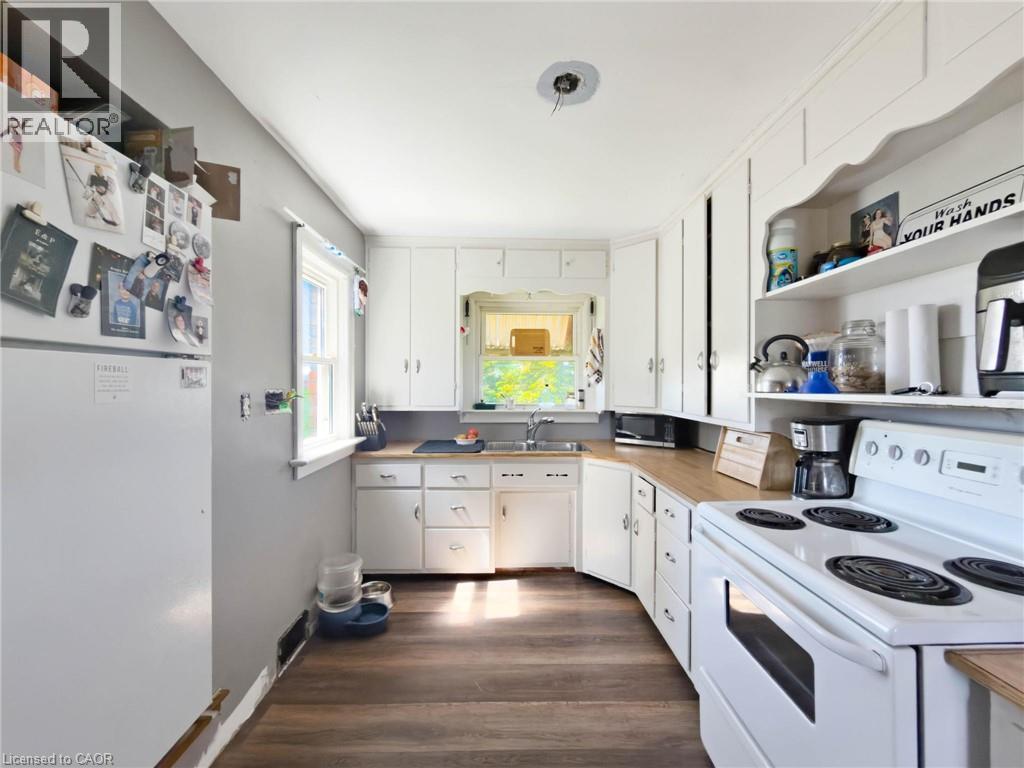 4 BAYGROVE Line - Image 27