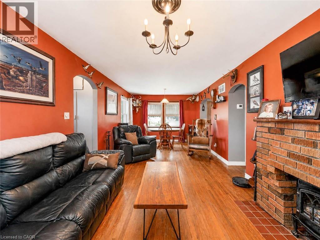 4 BAYGROVE Line - Image 30