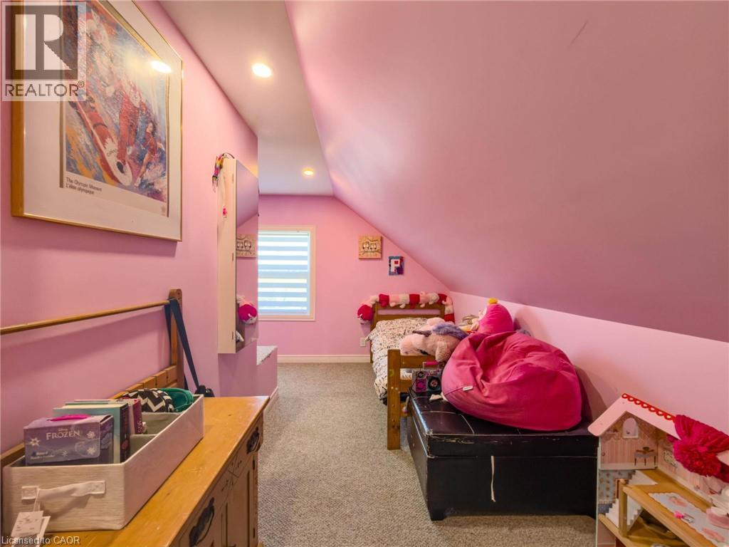 4 BAYGROVE Line - Image 35